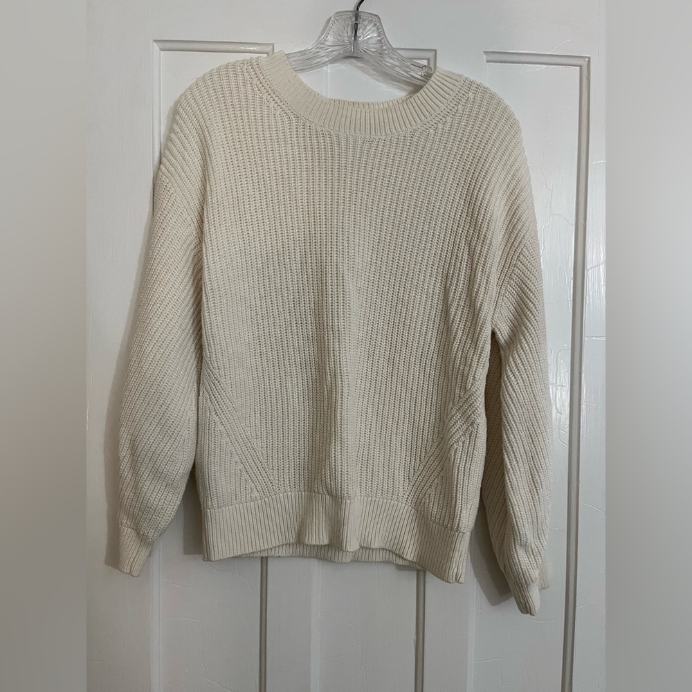 Gap Small Cream Colored Sweater